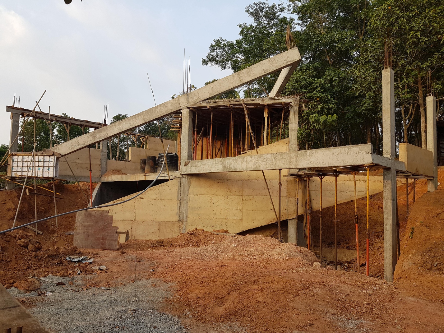 Cantilever framing & formwork in execution